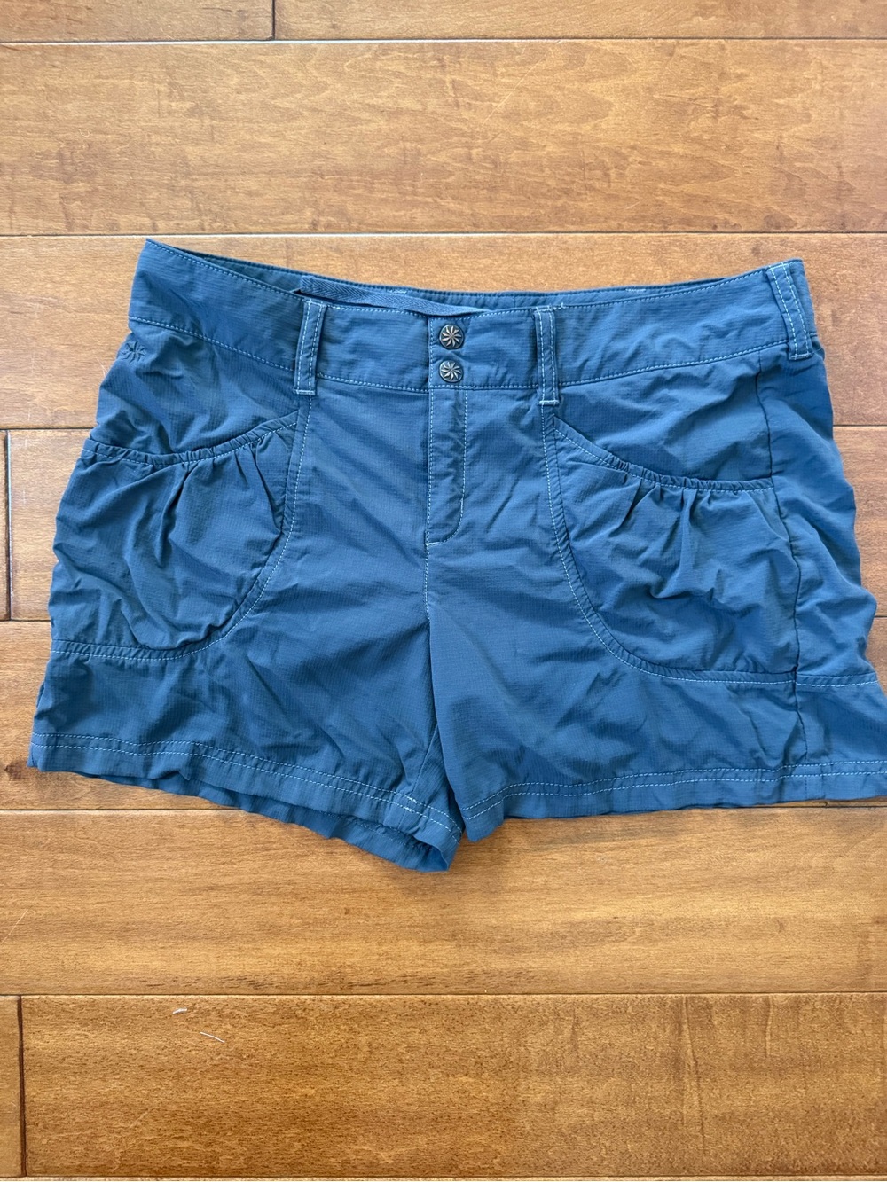 Athleta Y2K Women’s Utility Pocket Shorts Cargo Hiking shorts size 10